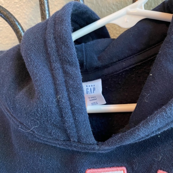 Gap Sweatshirts - Picture 2 of 3